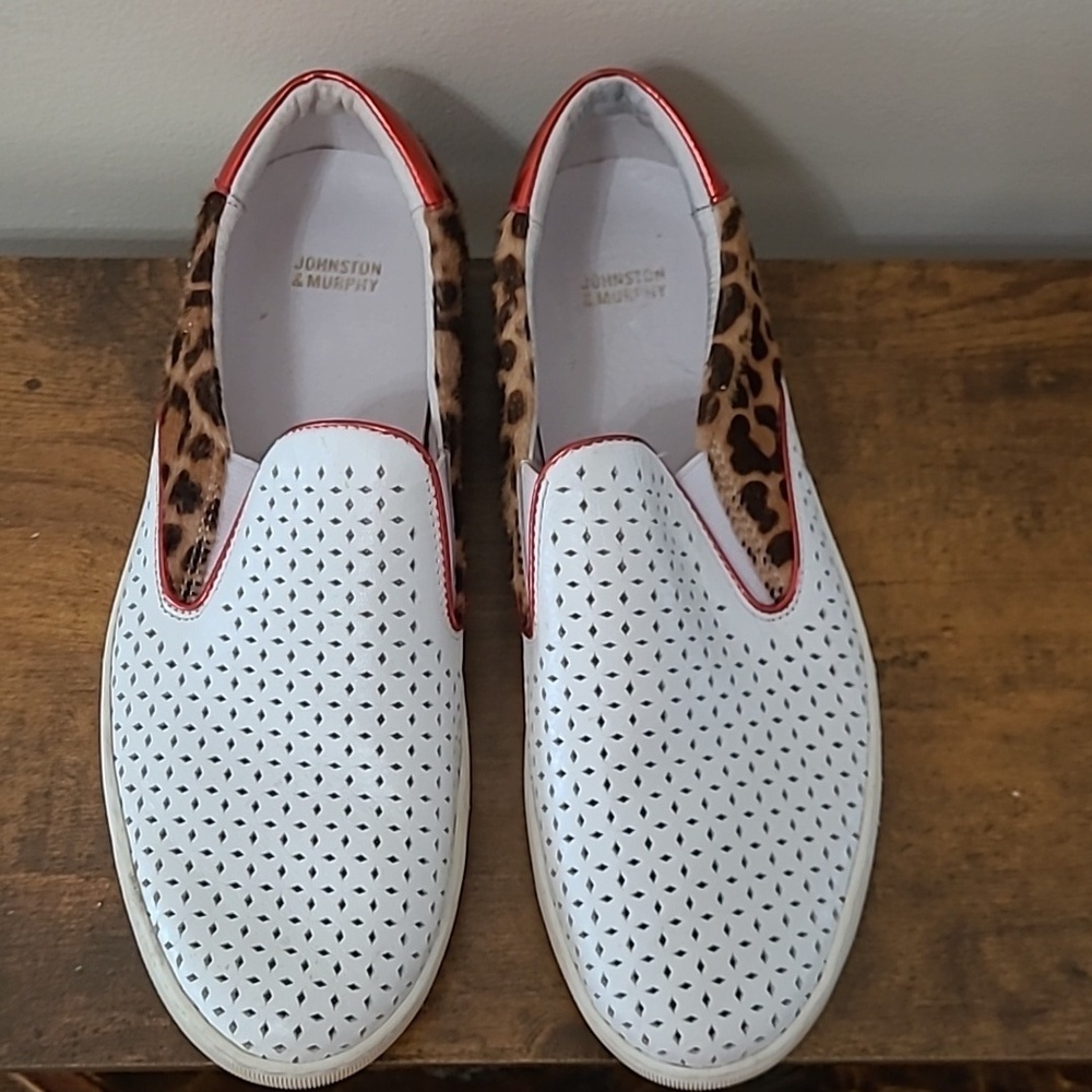 Johnston & Murphy White with Leopard Print & Red Patent Ankle Accent Sneaker 9.5 - Picture 2 of 9